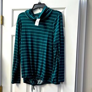 NWT light/dark green pullover from Lane Bryant.